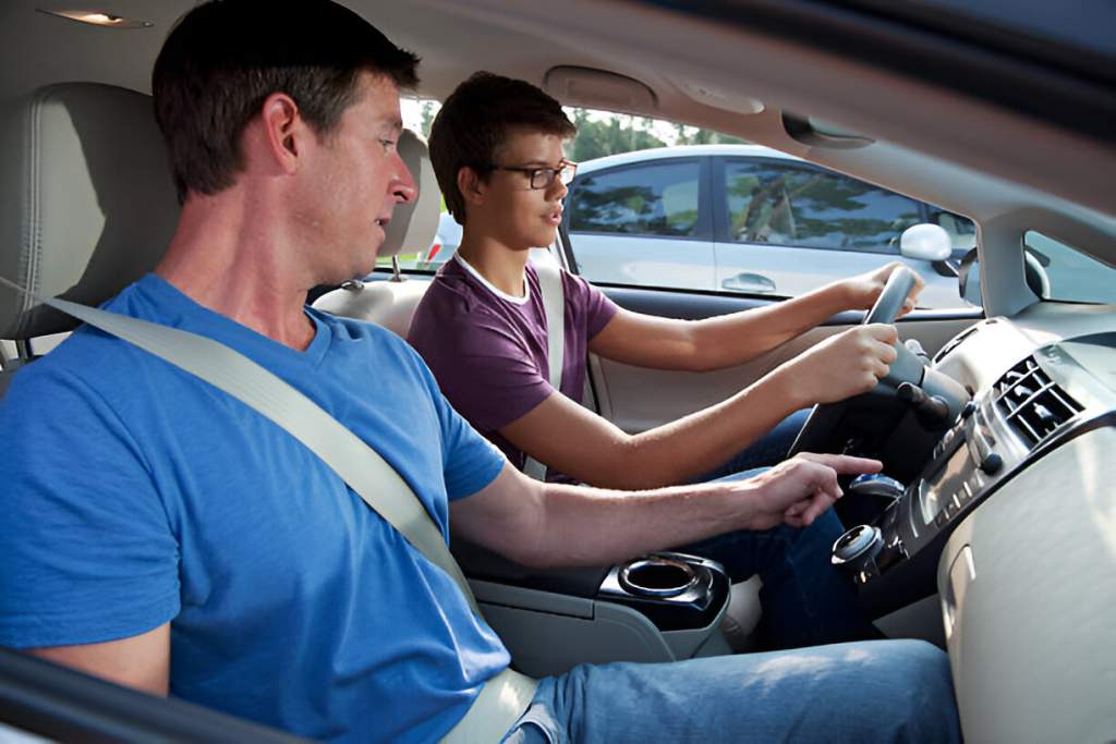 How to Pick the Right Sacramento Truck Driving School